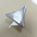 Perilla Triangular Metálica Pulida Con Opresor Universal Estufa Parrilla