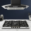 Combo Parrilla Empotrable 5 Quemadores Bitono Vidrio Negro y Campana Extractora 90 cm Vidrio Curvo Negro Mate AROL Modelos P-CN5Q87 y C-BL2F90